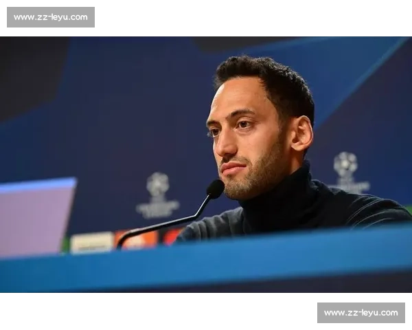 土媒:加拉塔萨雷暂停恰尔汗奥卢谈判,转攻曼城中场 B 席